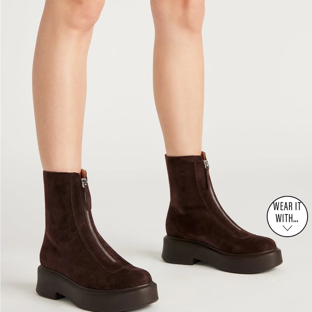 Steve Madden jones